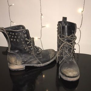 FRYE distressed combat boots!!
